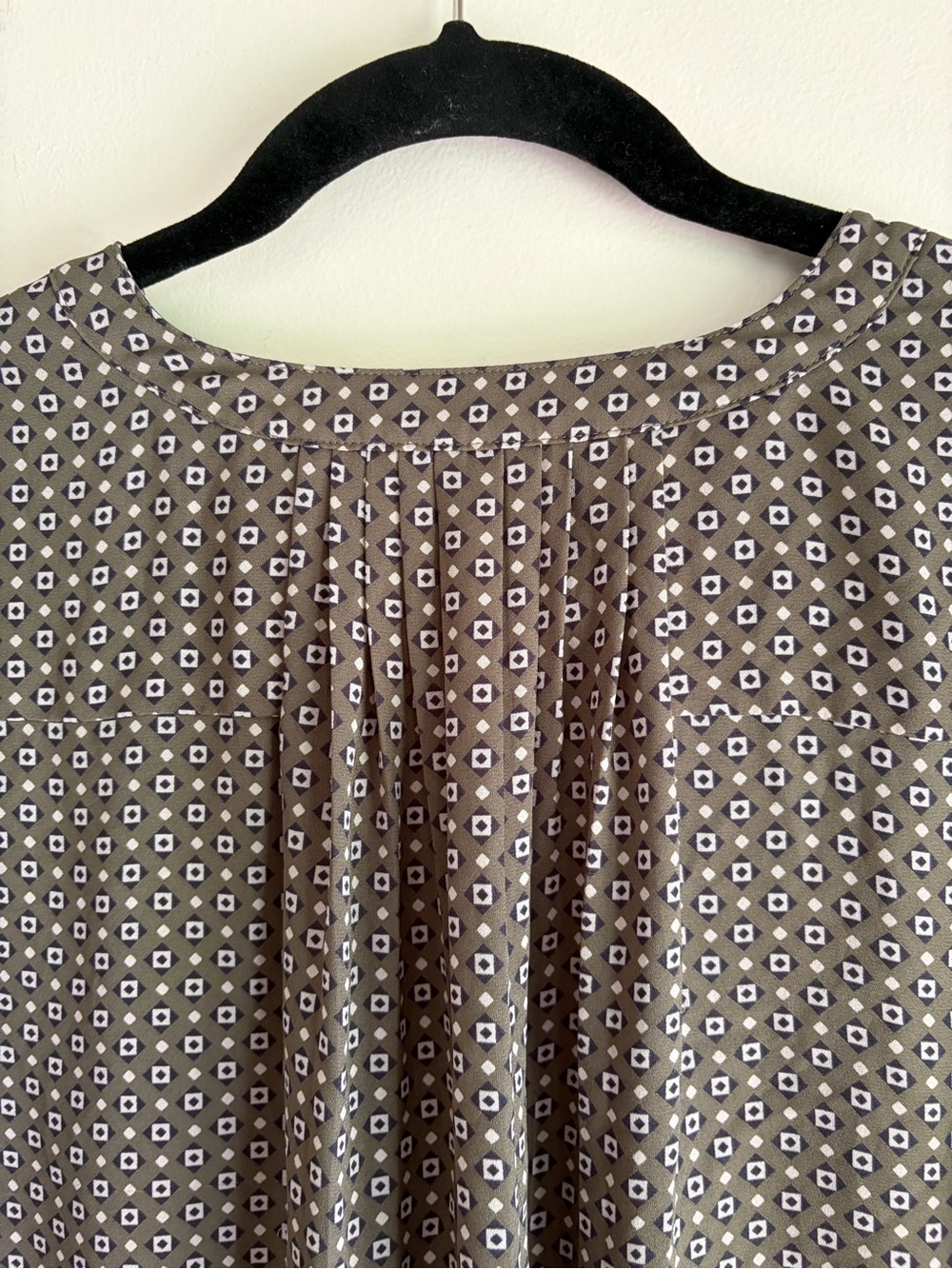 NYDJ Olive Green Print 3/4 Sleeve Chiffon Blouse Size M - Picture 6 of 7